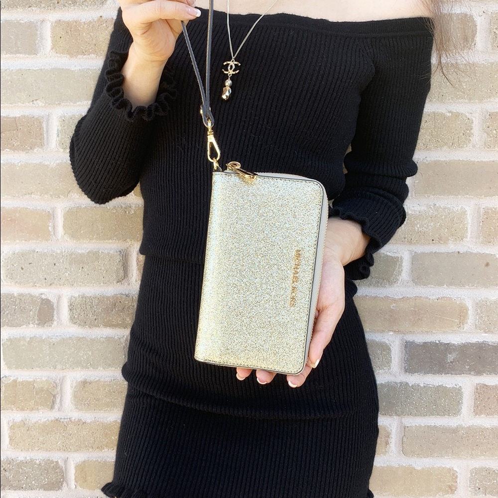 SALE‼️👜💕Michael Kors Glitter pale gold wallet - Picture 2 of 5